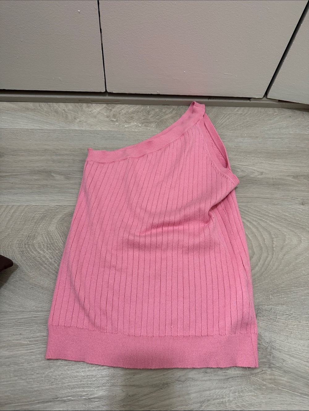 One-Shoulder Ribbed Tank Top in Pink